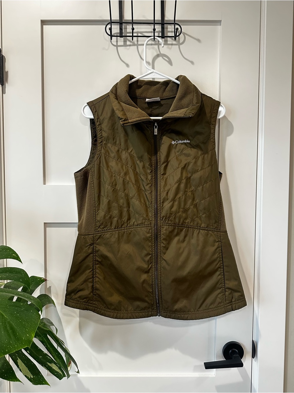Columbia Women's Olive Green Vest